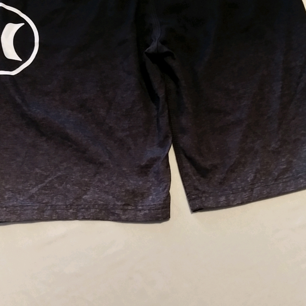 Mens Hurley Board shorts size Med 32